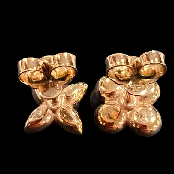 Louis Vuitton Baby Blooms Pierced Earrings - Picture 5 of 7